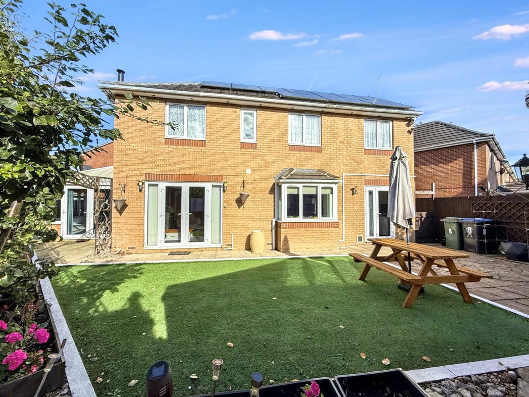 Property image 4 of 40