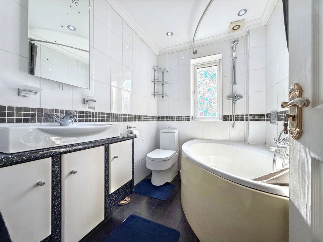 Property image 15 of 40