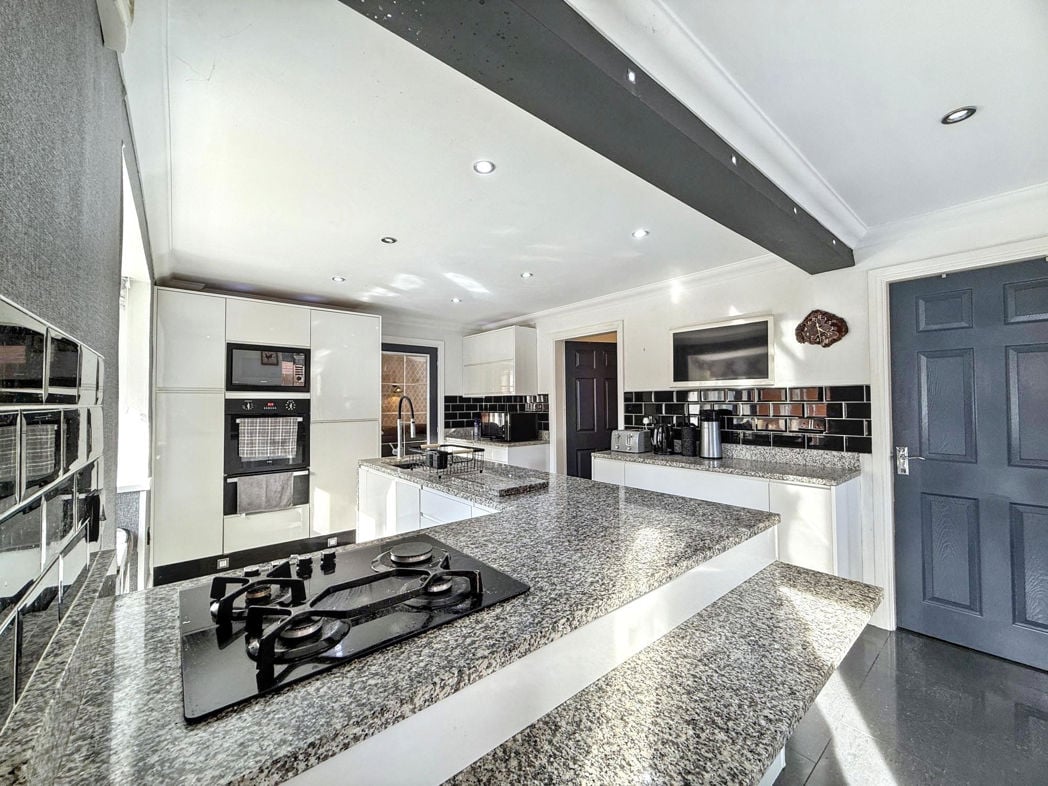 Property image 28 of 40