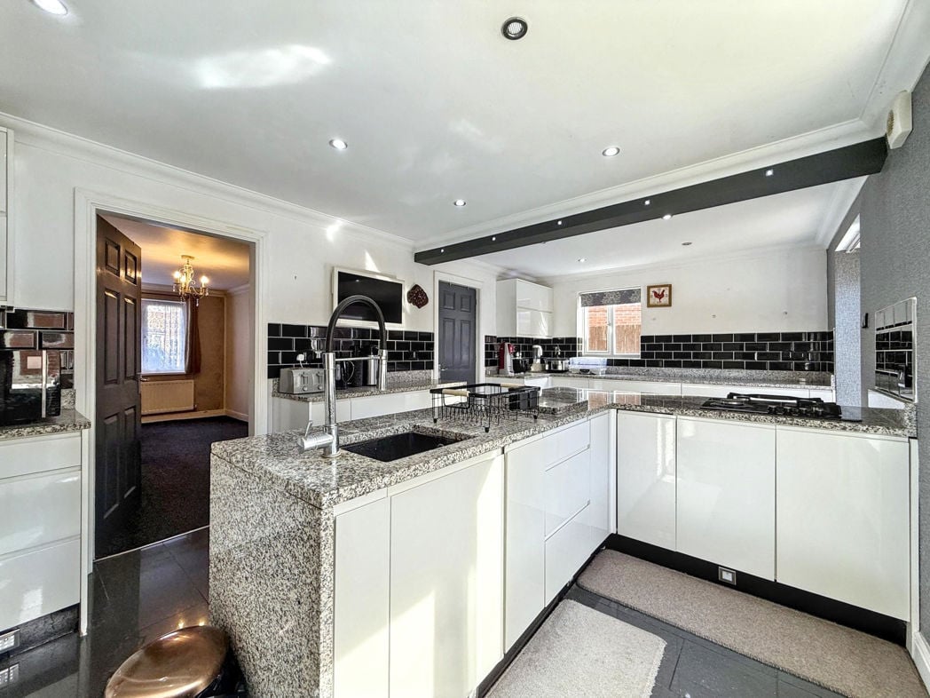 Property image 29 of 40