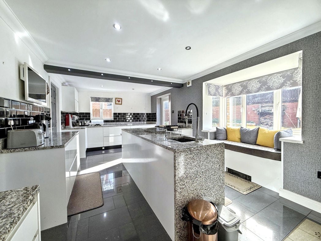Property image 30 of 40