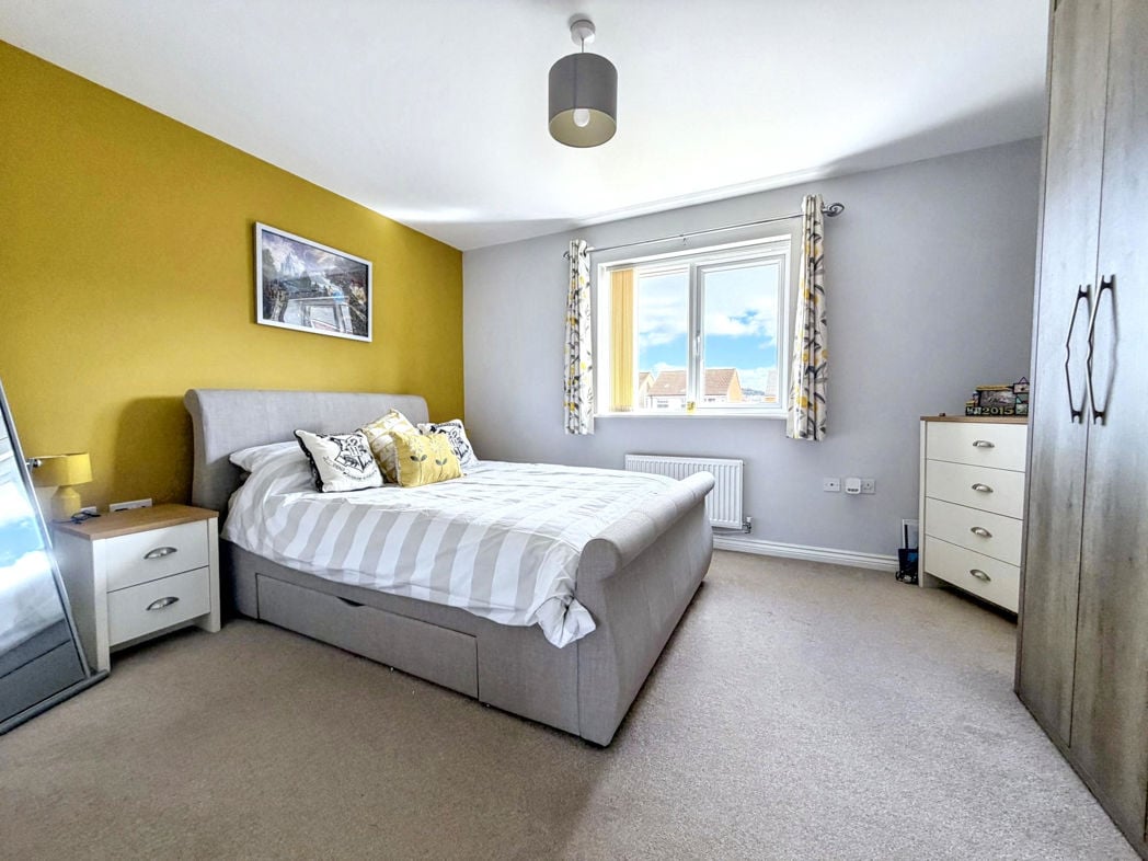 Property image 8 of 16