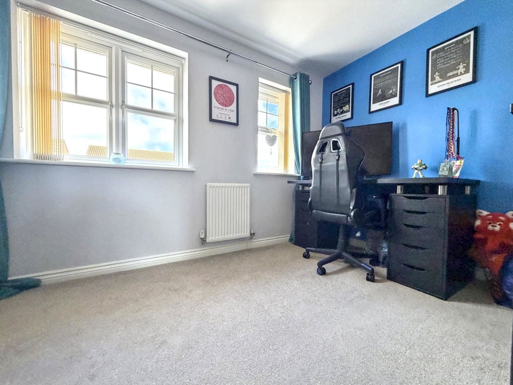 Property image 11 of 16