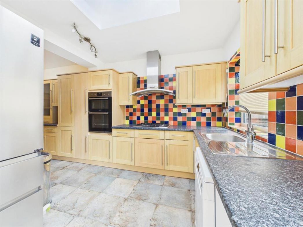 Property image 5 of 15