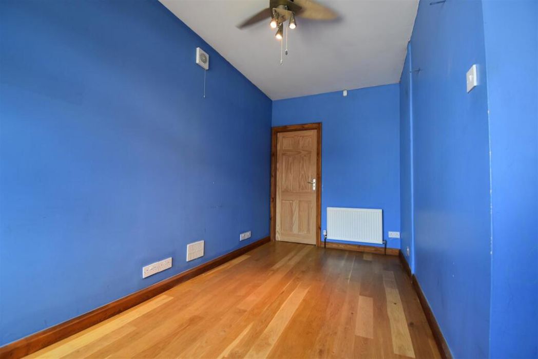 Property image 9 of 15