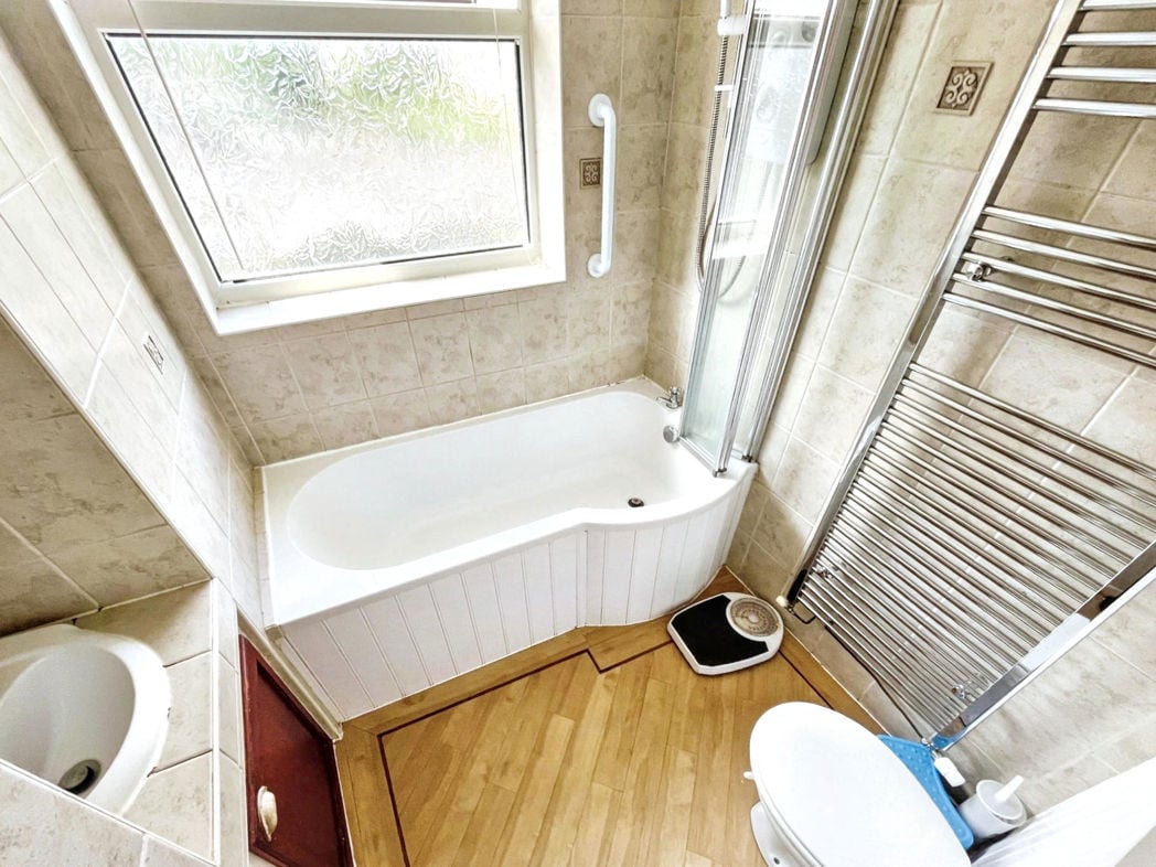 Property image 11 of 15