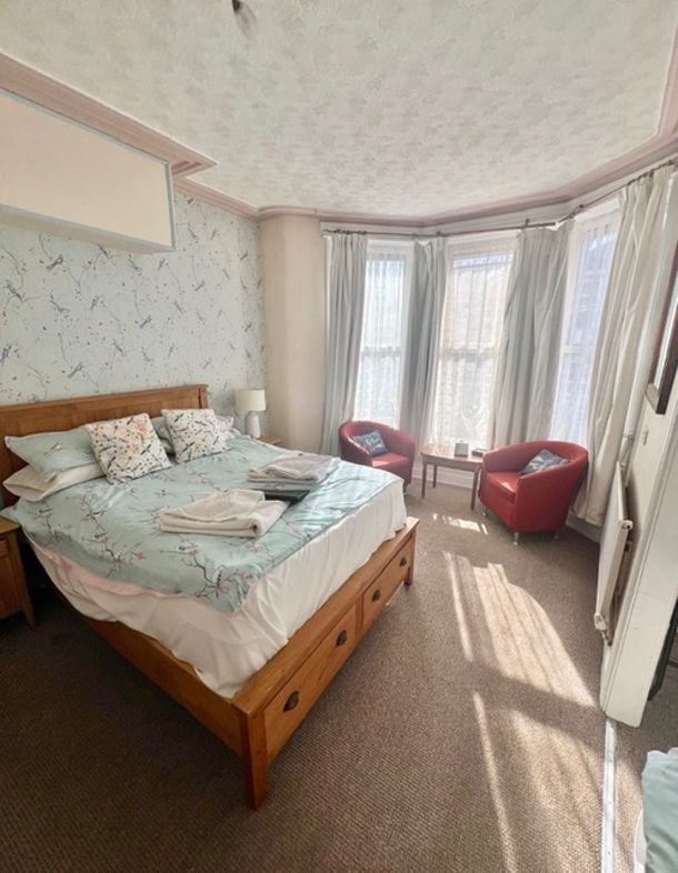 Property image 10 of 17