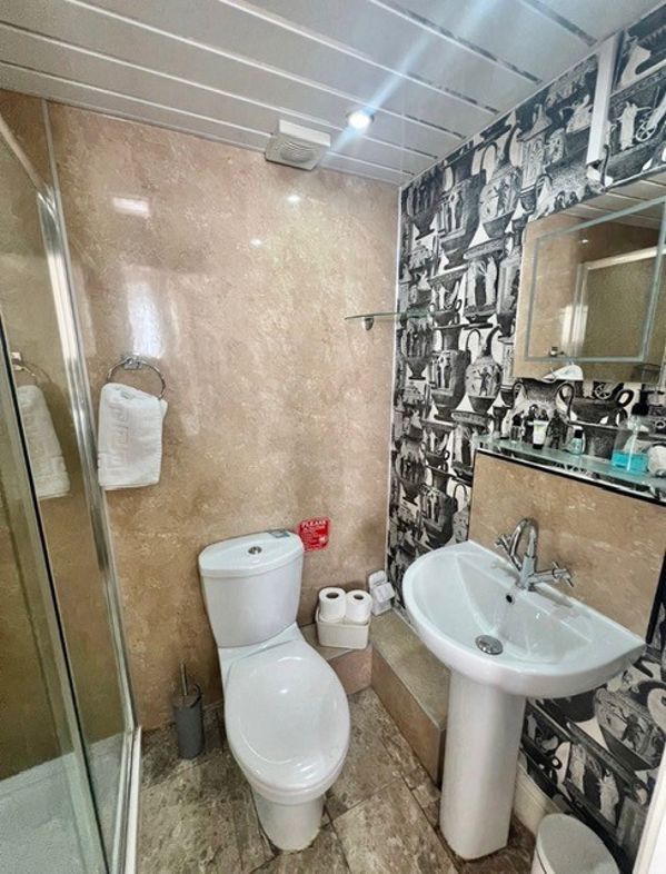 Property image 12 of 17