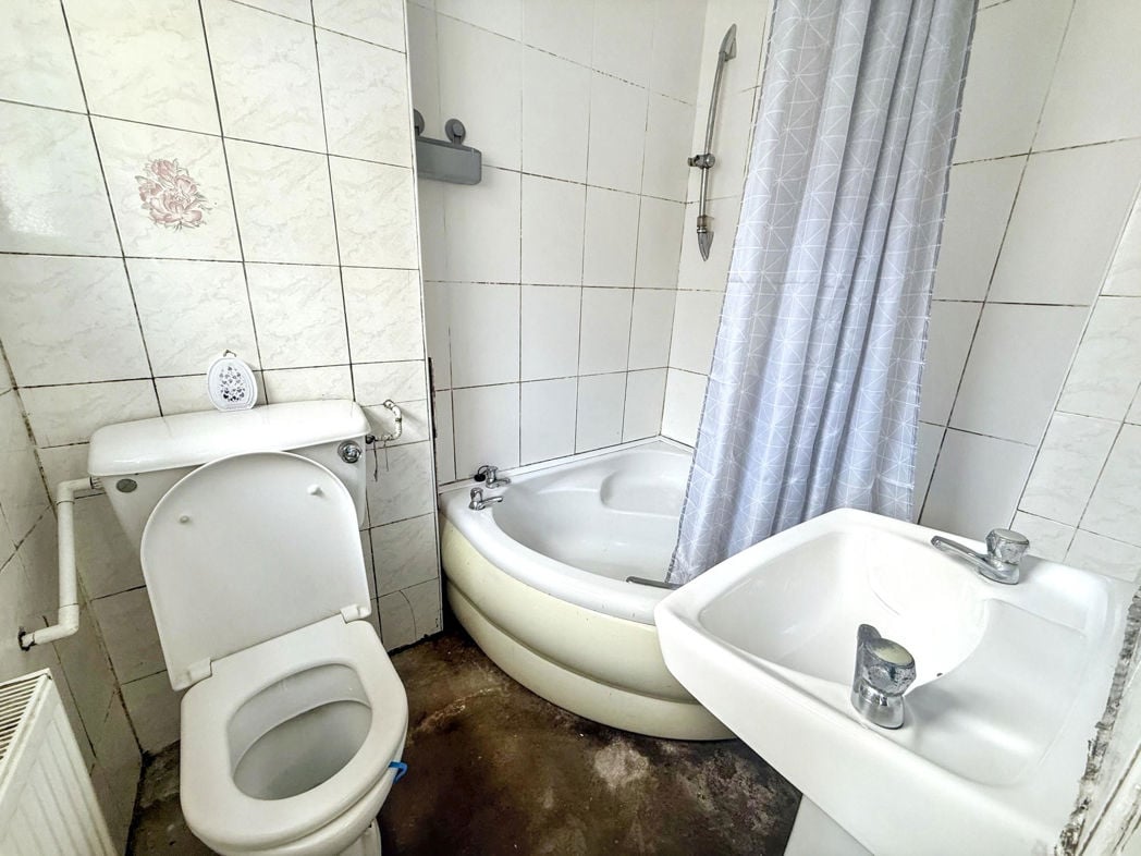 Bathroom W/C