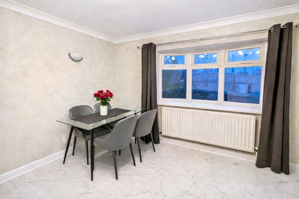 Property image 5 of 9