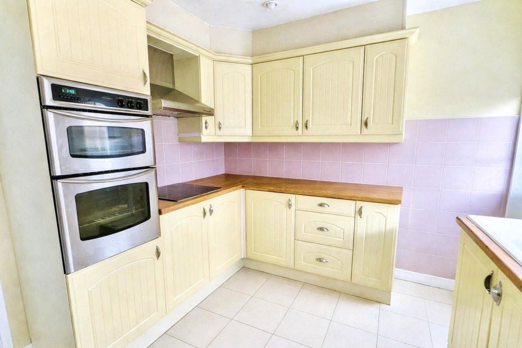 Property image 6 of 9