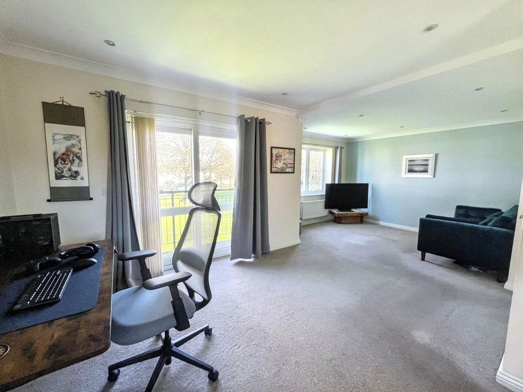 Property image 2 of 11