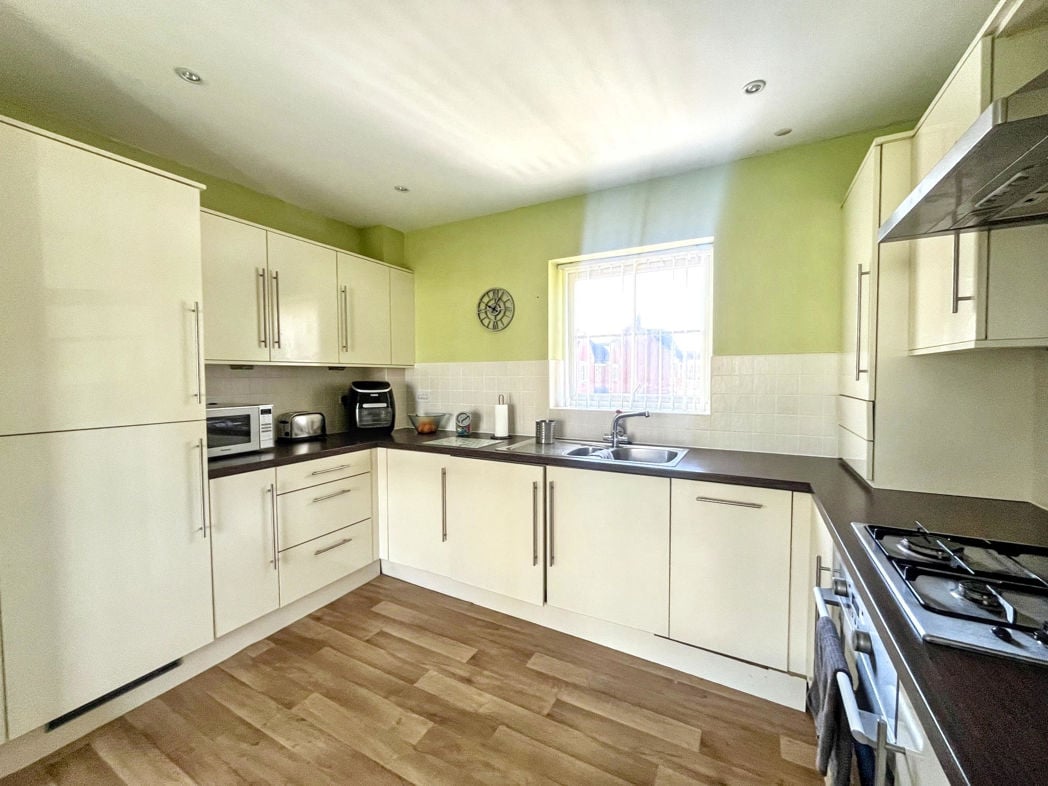 Property image 6 of 11