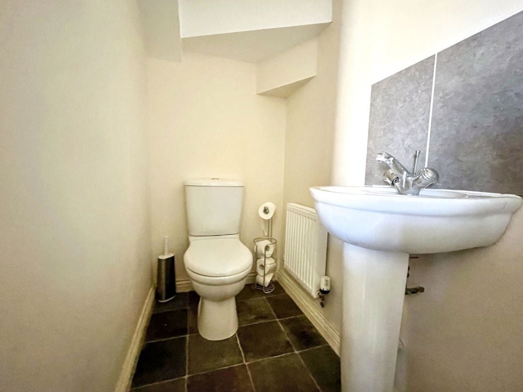 Property image 7 of 11