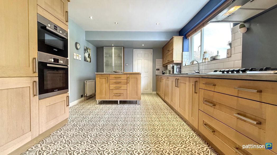 Property image 3 of 60