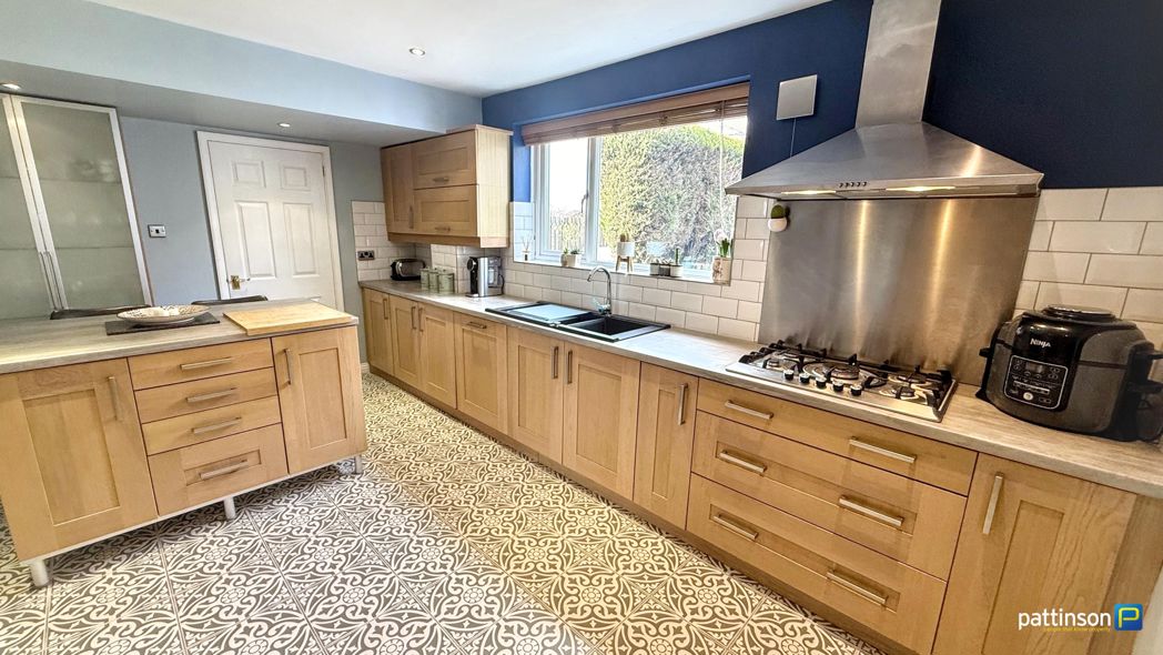 Property image 10 of 60