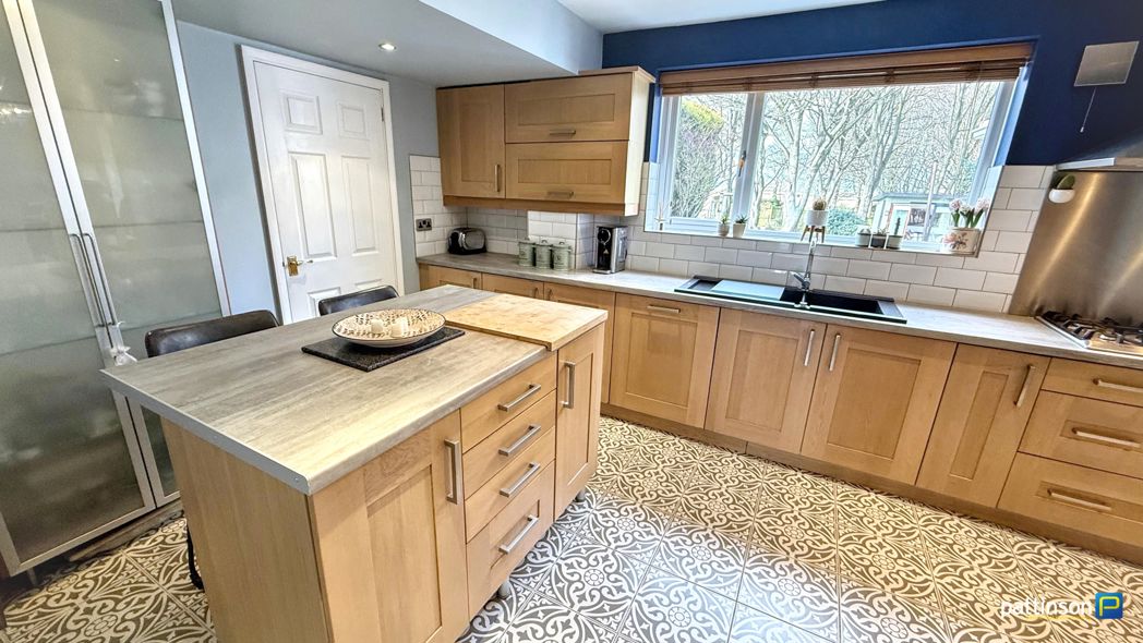 Property image 11 of 60