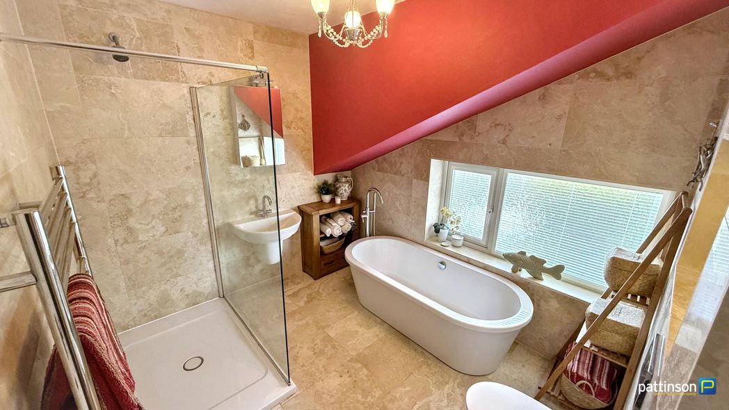 Property image 33 of 60