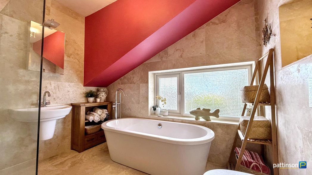 Property image 34 of 60