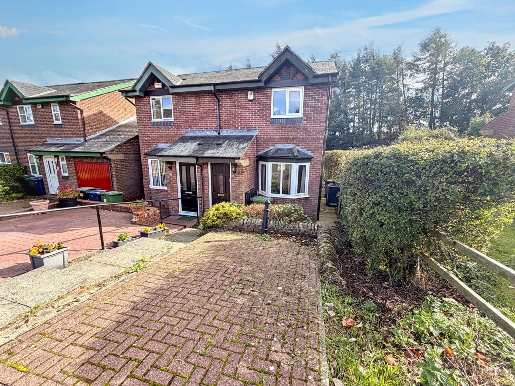 Driveway to front