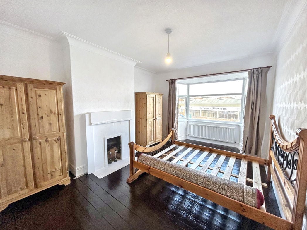 Property image 5 of 8