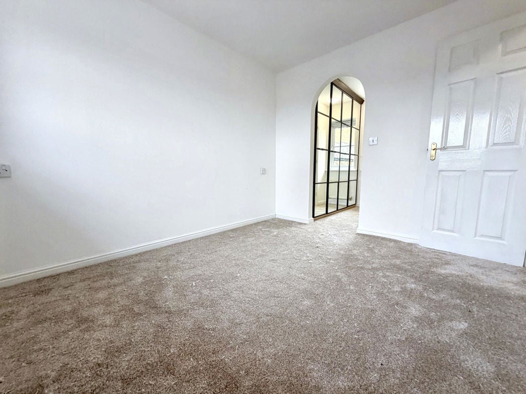 Property image 12 of 22