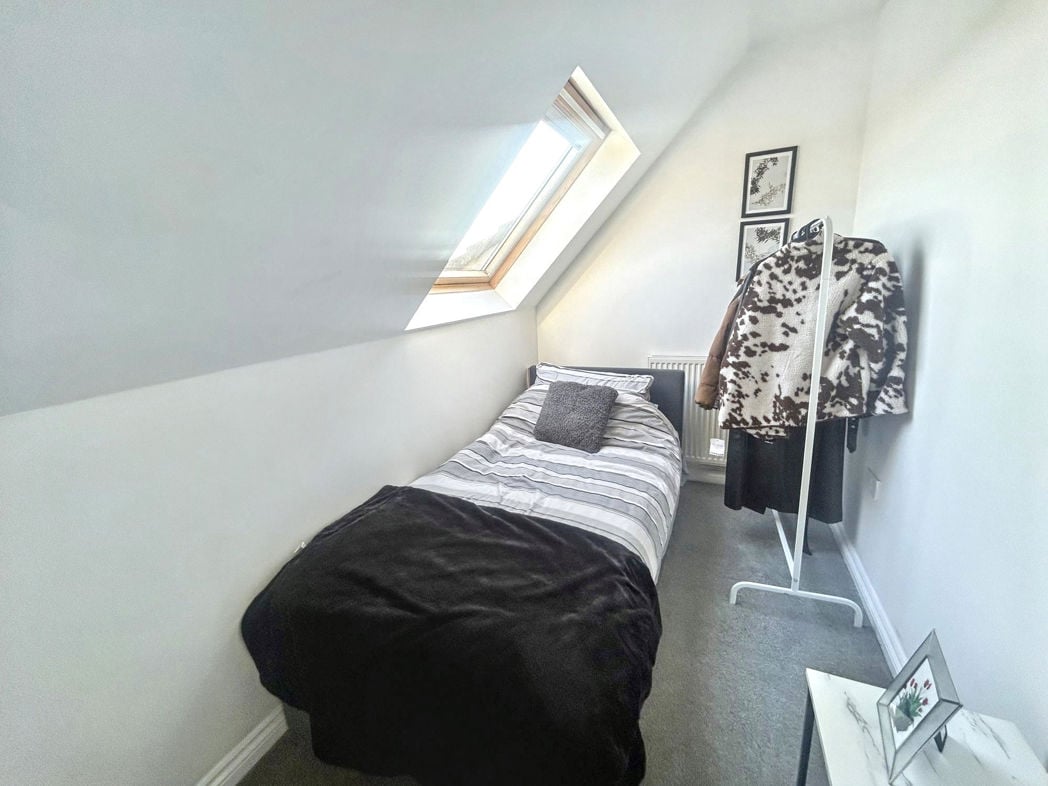 Property image 11 of 15