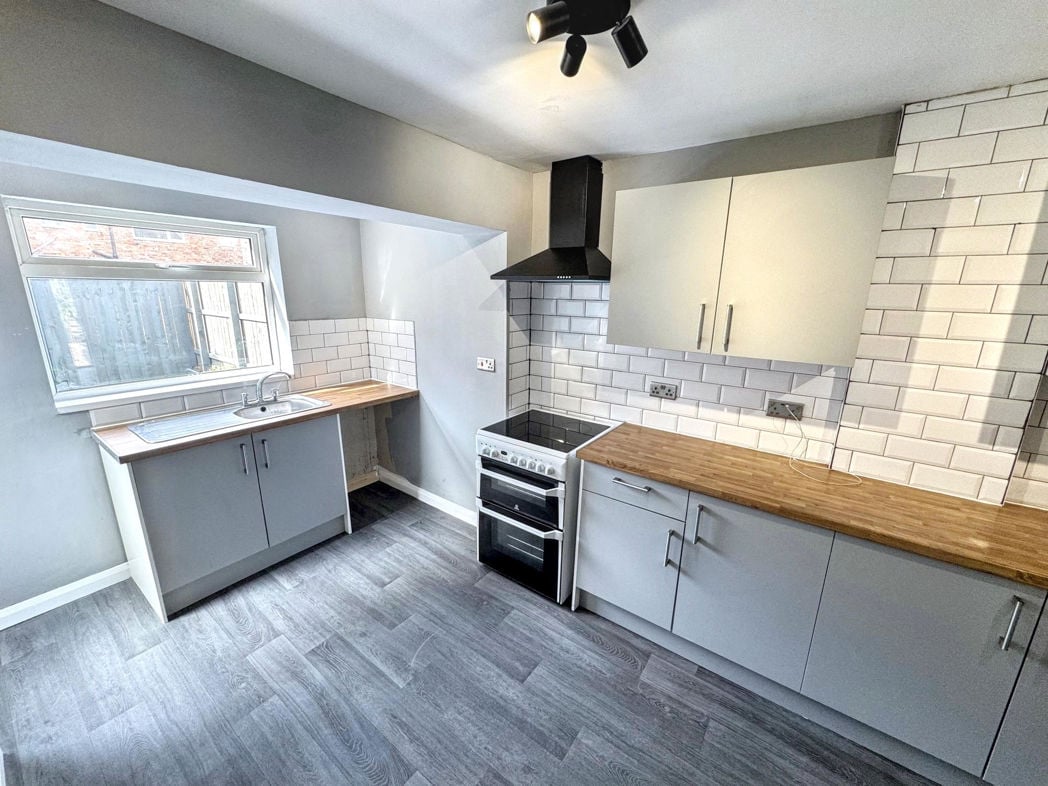 Property image 2 of 11