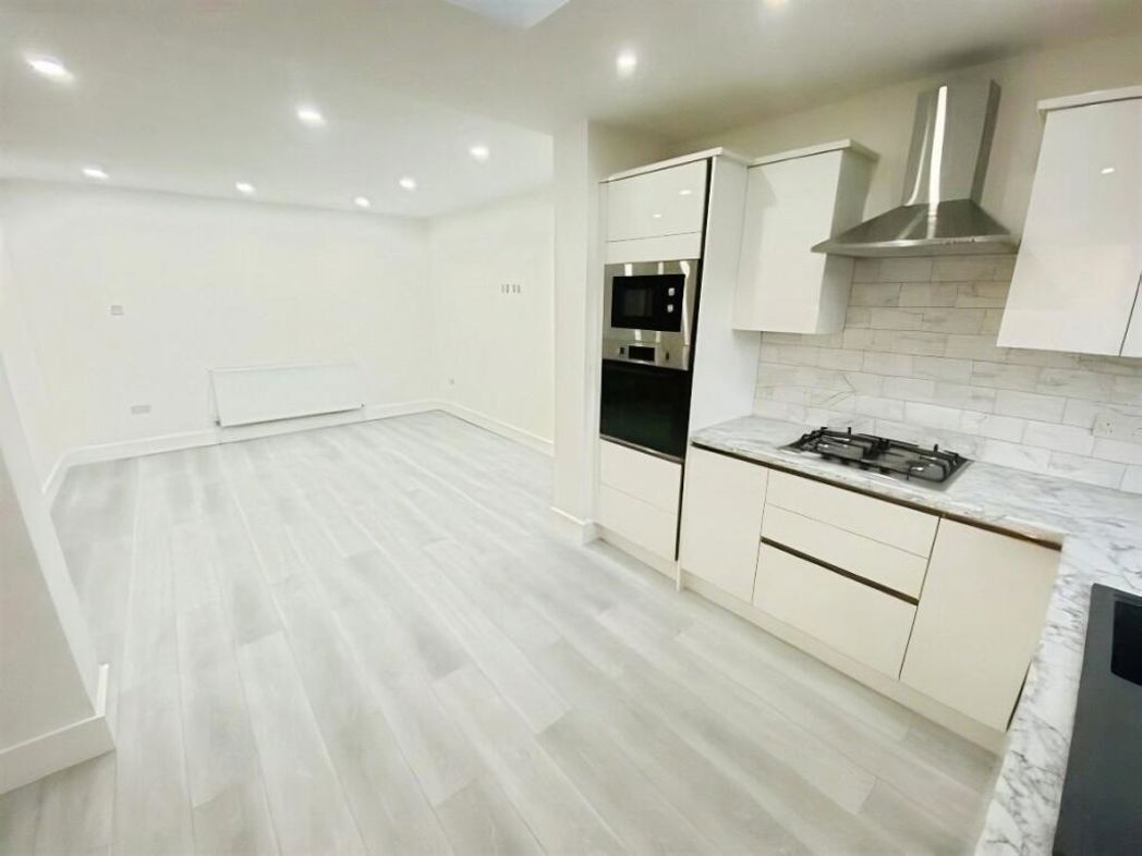 Property image 4 of 13