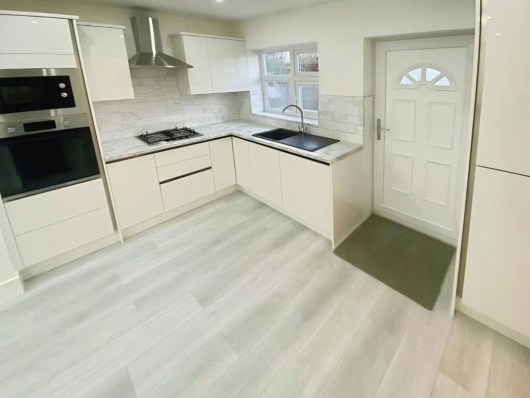 Property image 6 of 13