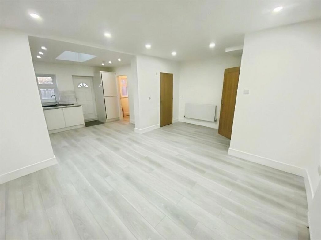 Property image 9 of 13