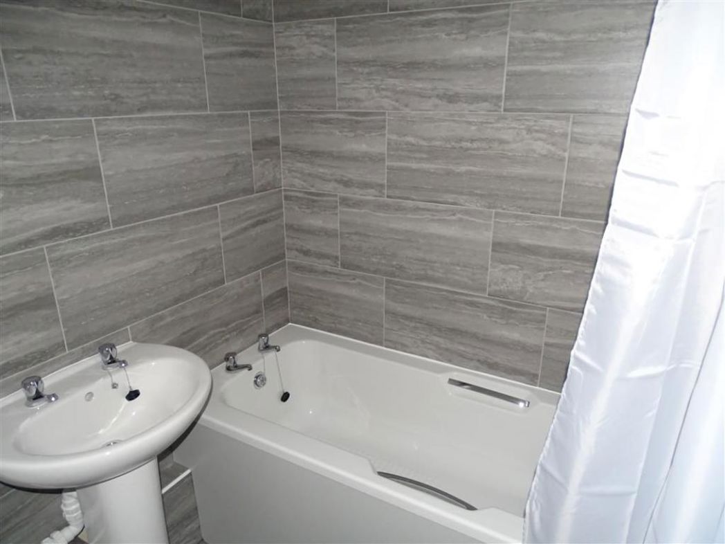 Property image 5 of 8