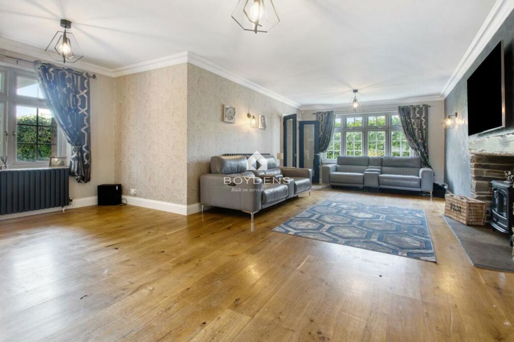 Property image 6 of 25