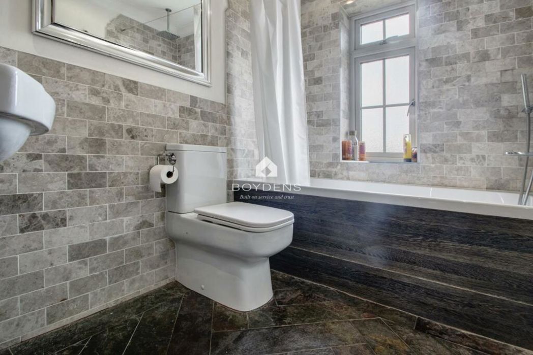 Property image 17 of 25