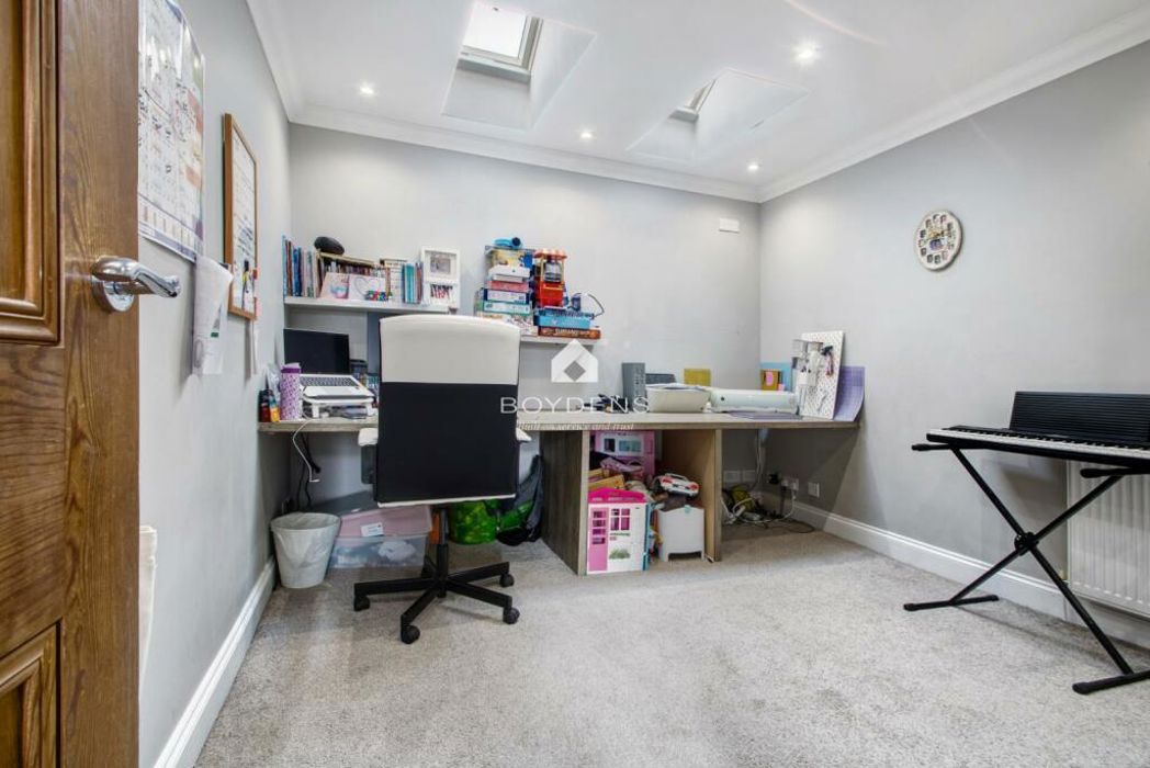 Property image 20 of 25