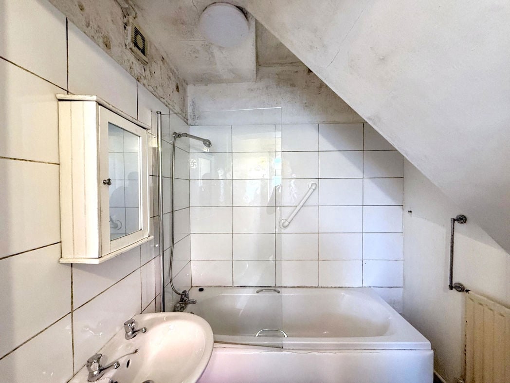 Property image 5 of 11