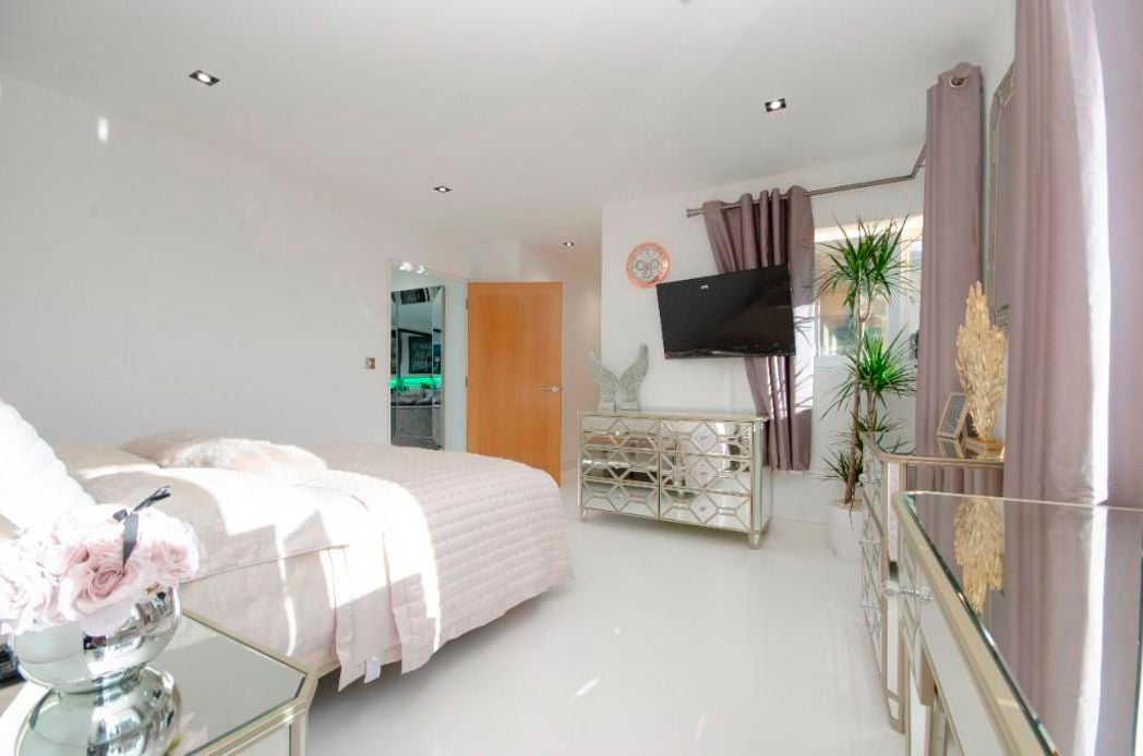 Property image 13 of 26