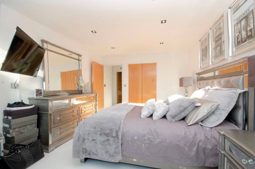Property image 24 of 26