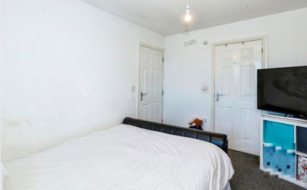 Property image 8 of 12