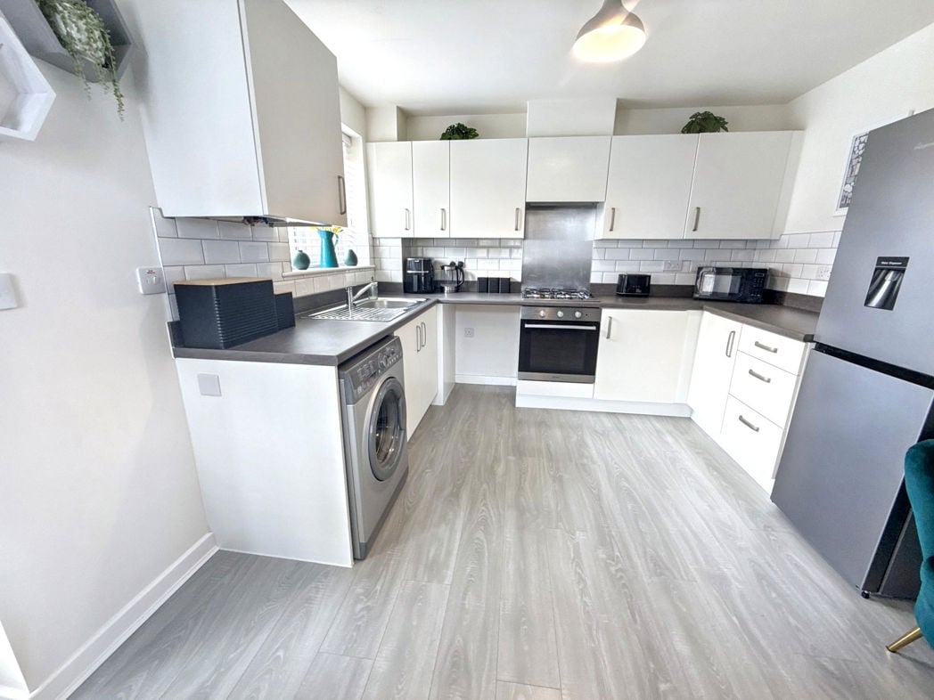 Property image 11 of 24