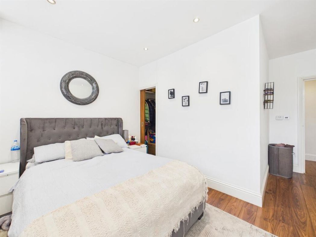 Property image 5 of 6