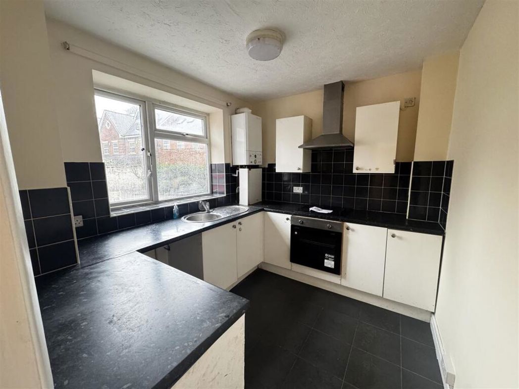 Property image 2 of 10