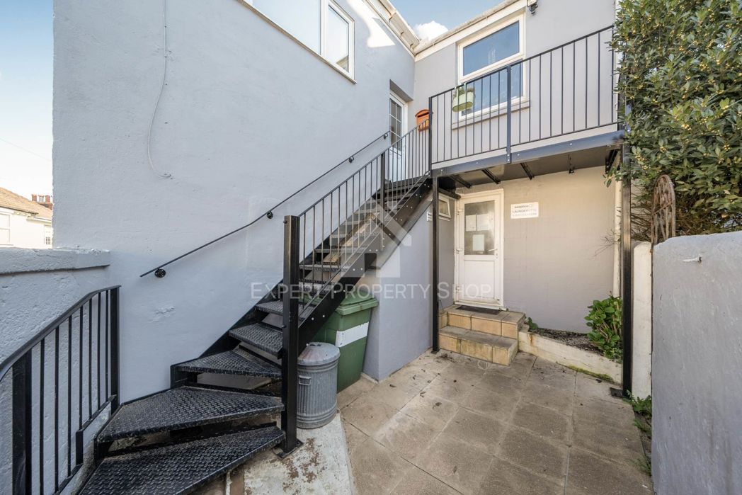 Property image 2 of 7