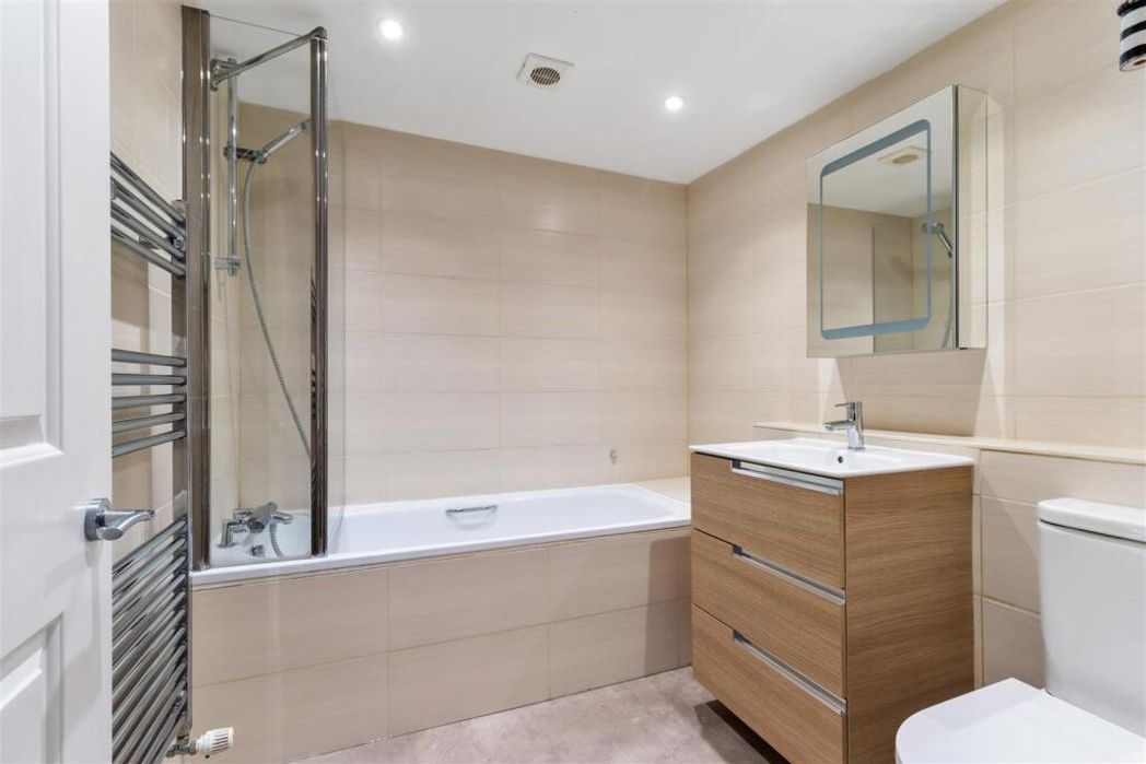 Property image 8 of 22