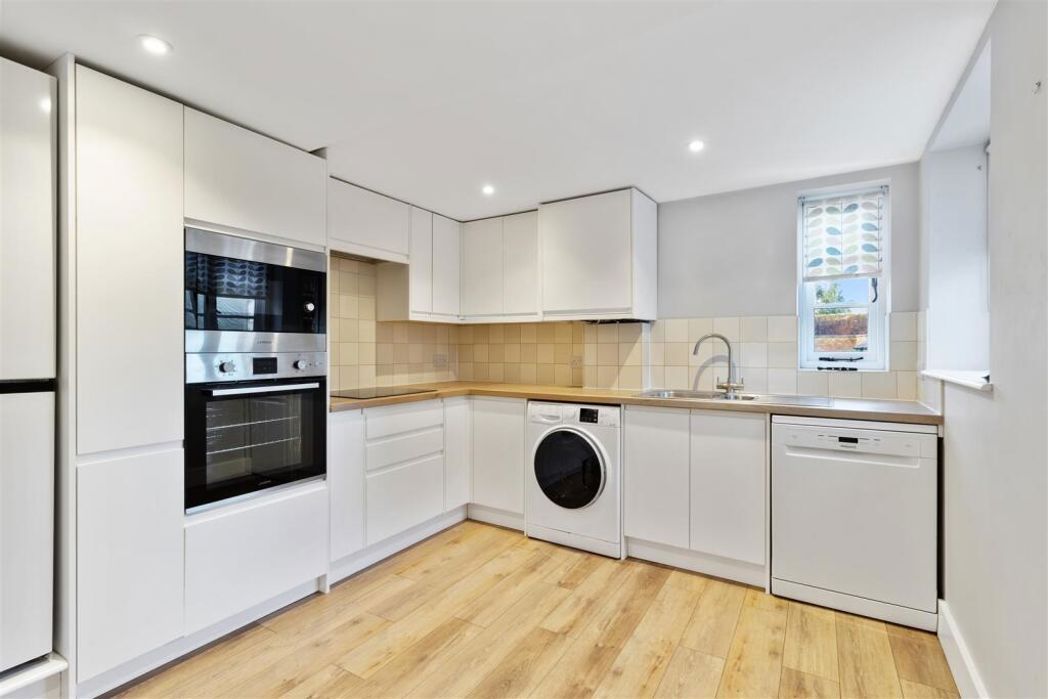 Property image 11 of 22