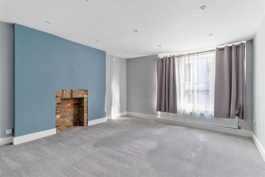 Property image 12 of 22