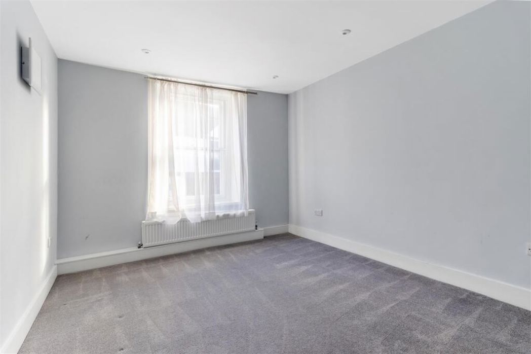 Property image 16 of 22