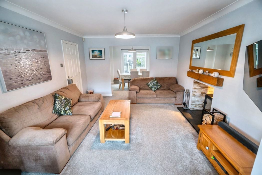 Property image 4 of 19