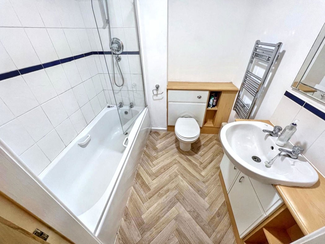 Property image 10 of 10