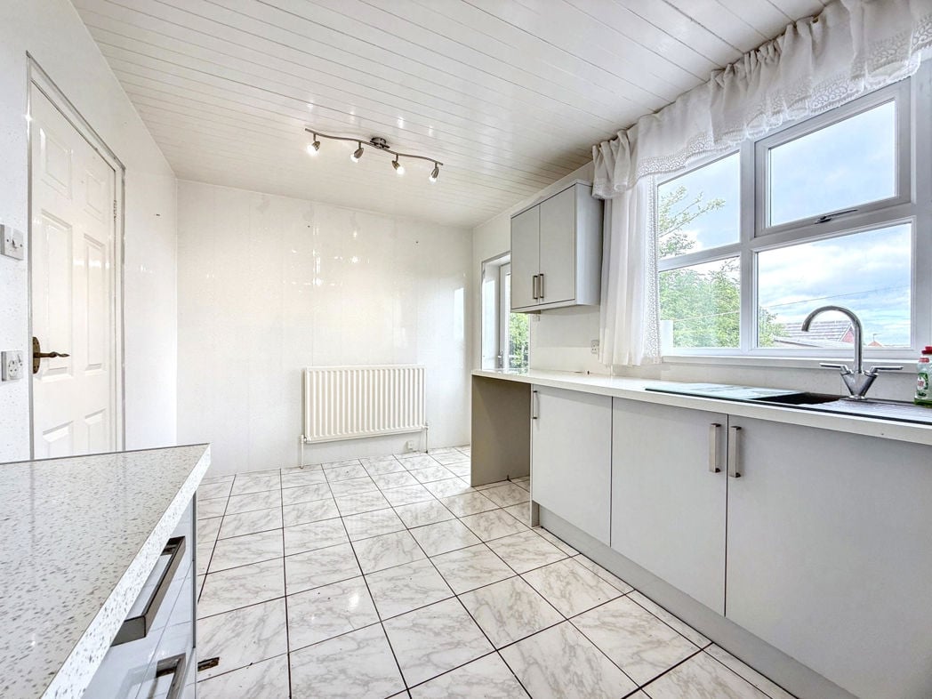 Property image 8 of 15